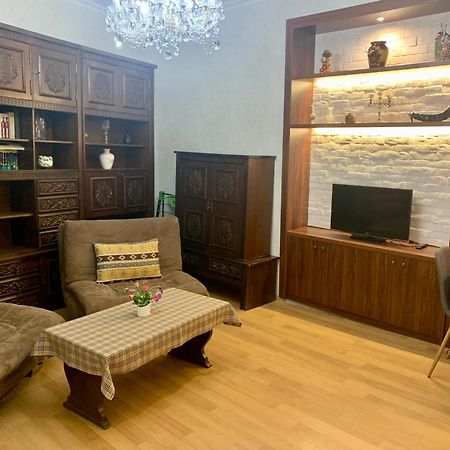 Best Location Renovated Home Тбілісі Екстер'єр фото