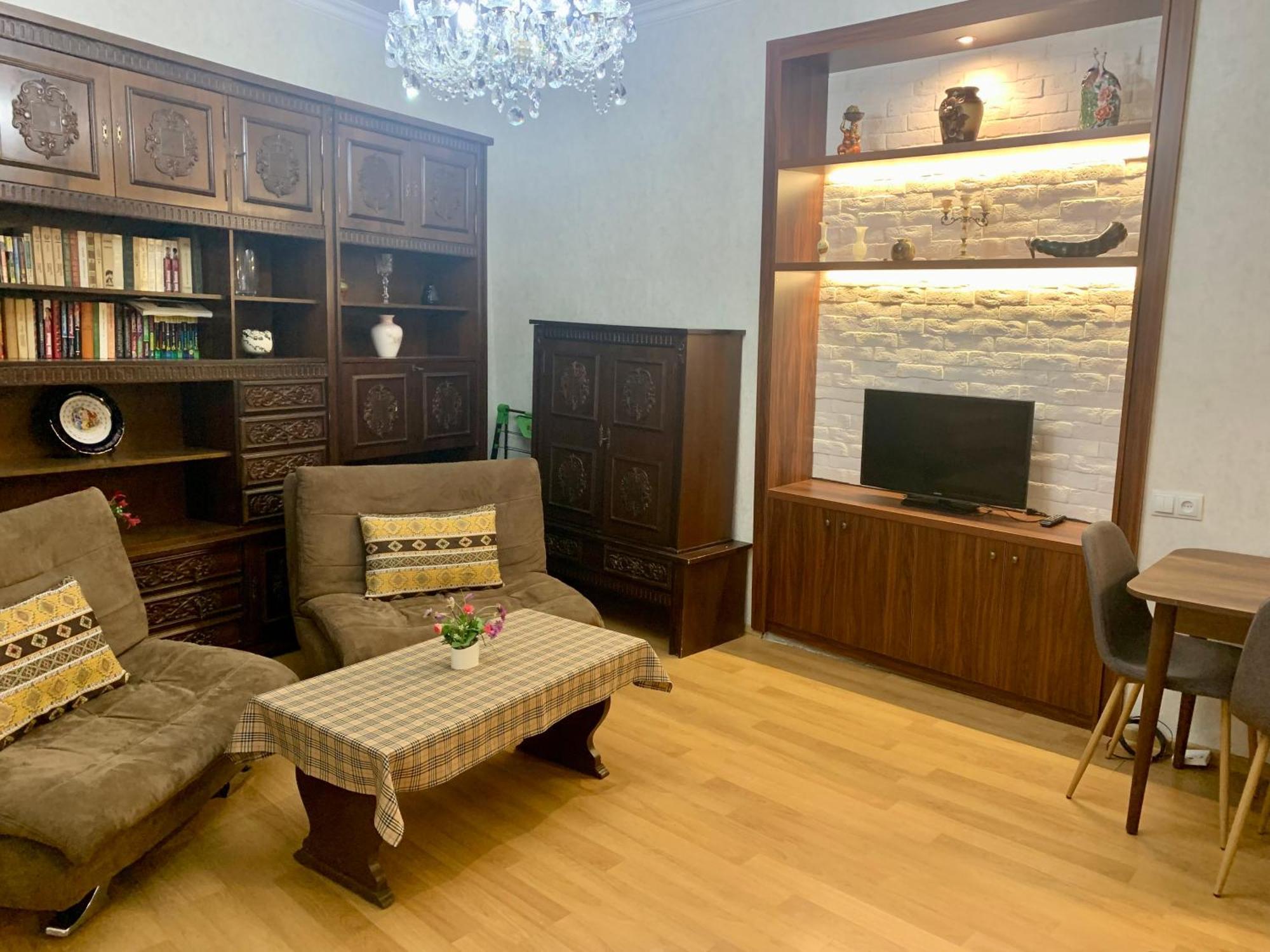 Best Location Renovated Home Тбілісі Екстер'єр фото