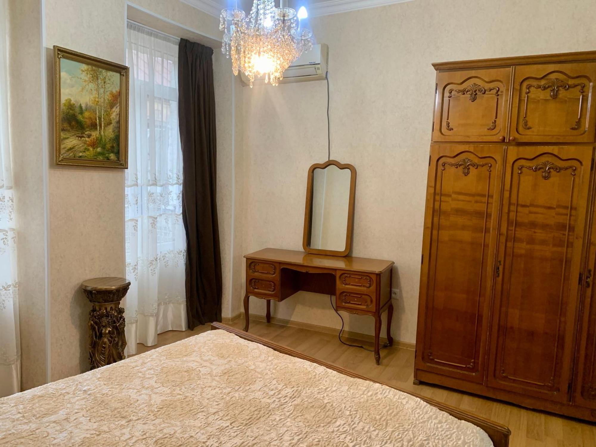 Best Location Renovated Home Тбілісі Екстер'єр фото