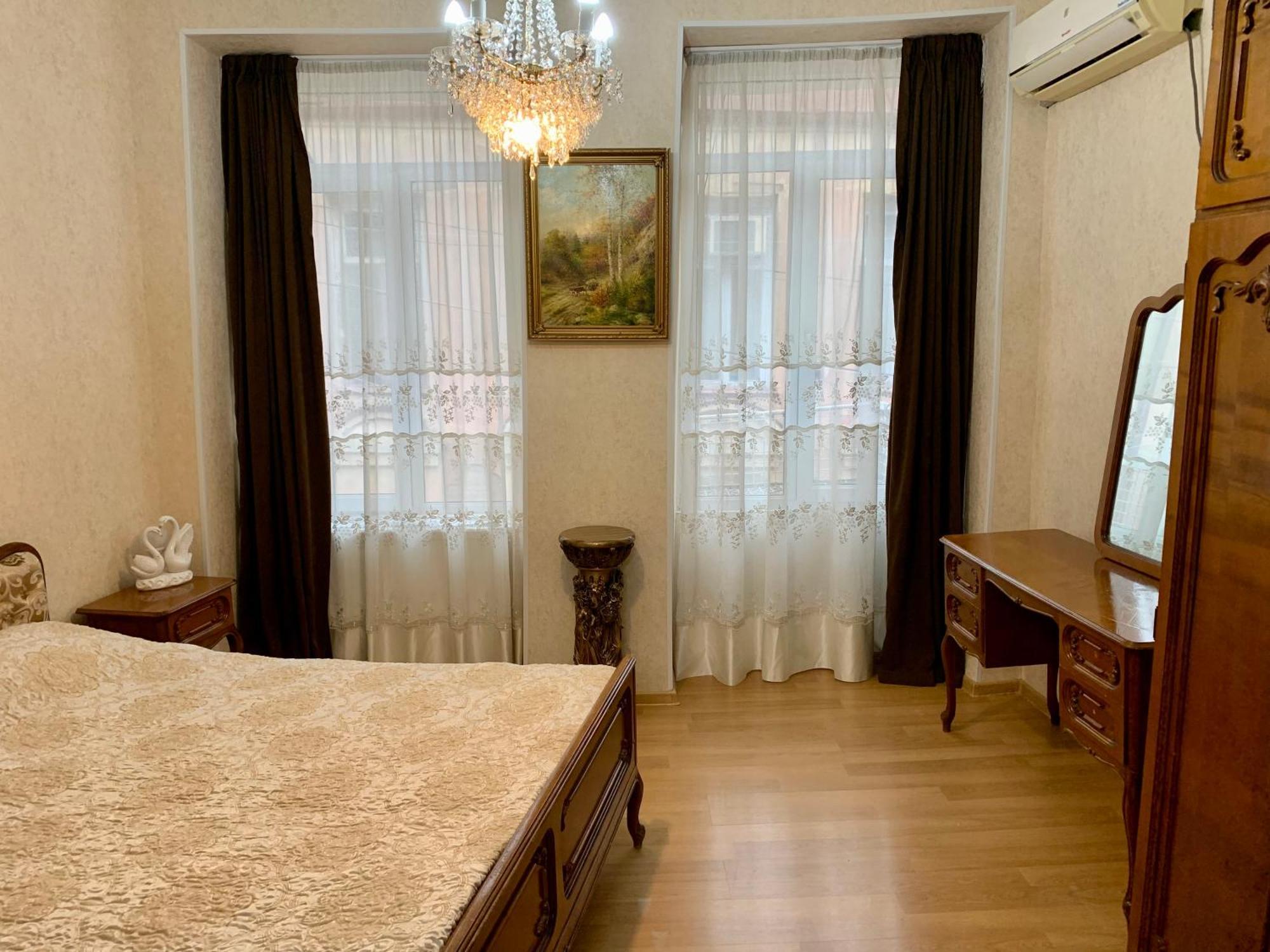 Best Location Renovated Home Тбілісі Екстер'єр фото