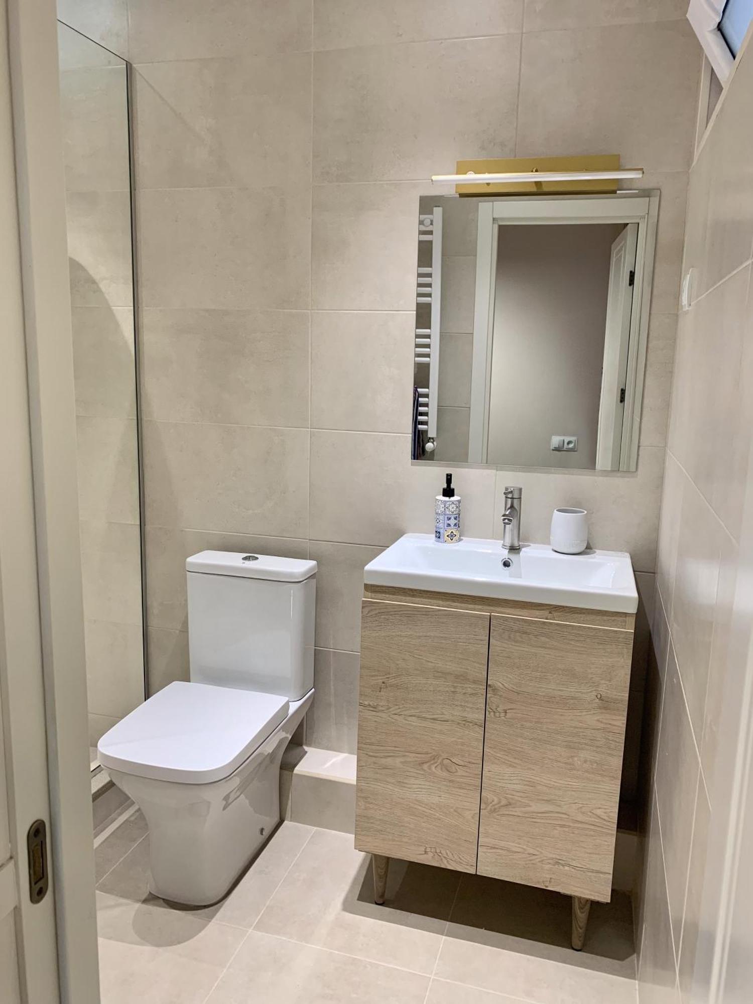 Best Location Renovated Home Тбілісі Екстер'єр фото